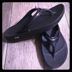 Oofos women’s sandals... running recovery sandal